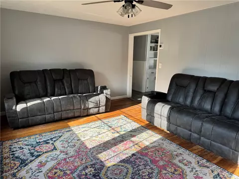 Living - 110 Marigold Dr, Warwick, RI 02889 photo 2 of 3