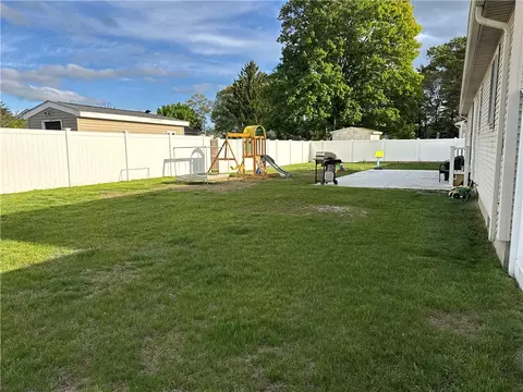 Exterior - 110 Marigold Dr, Warwick, RI 02889 photo 10 of 11