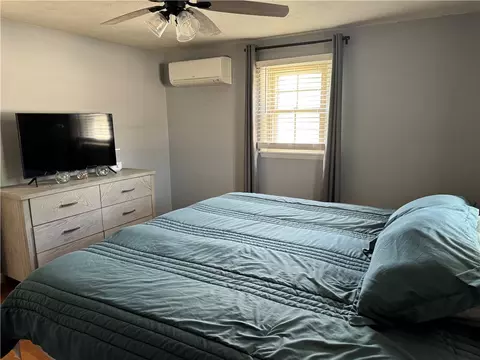 Bedroom - 110 Marigold Dr, Warwick, RI 02889 photo 2 of 5