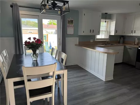 Dining - 110 Marigold Dr, Warwick, RI 02889 photo 2 of 4