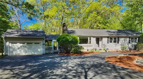 529 Shippeetown Rd, East Greenwich, RI 02818