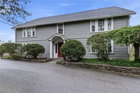 2320 Diamond Hill Rd, Woonsocket, RI 02895