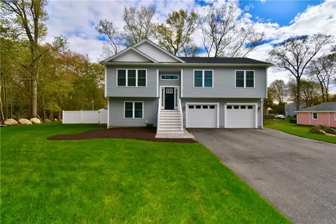 81 Lonsdale St, West Warwick, RI 02893