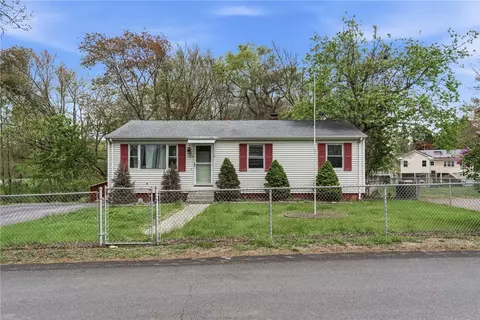 27 Douglas Cir, Smithfield, RI 02828