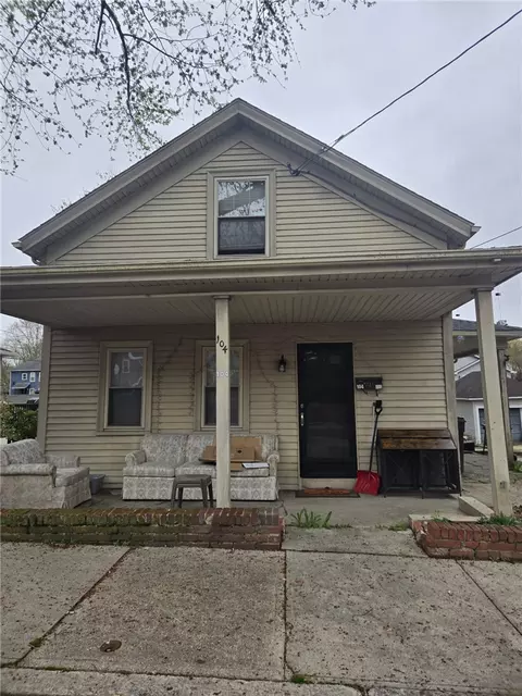 104 Jenckes St, Woonsocket, RI 02895