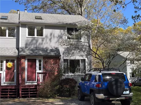 195 Fairway Dr, North Kingstown, RI 02852