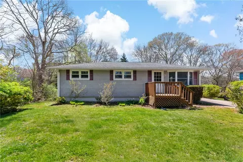 40 Tern Rd, Narragansett, RI 02882