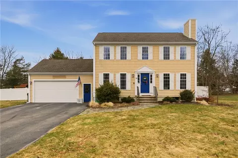 18 Etelvina Ct, Bristol, RI 02809
