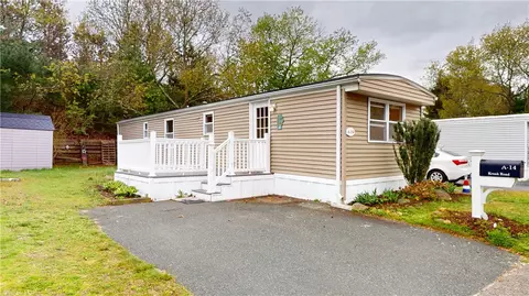 14 Krzak Rd, North Kingstown, RI 02852