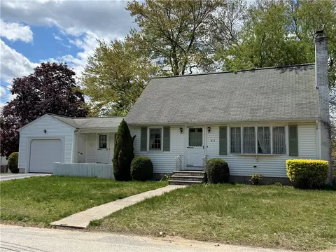 60 Coldbrook Dr, Cranston, RI 02920