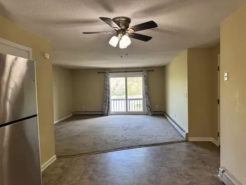Living - 283 Privilege St #4, Woonsocket, RI 02895 photo 1 of 4
