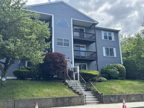 283 Privilege St #4, Woonsocket, RI 02895
