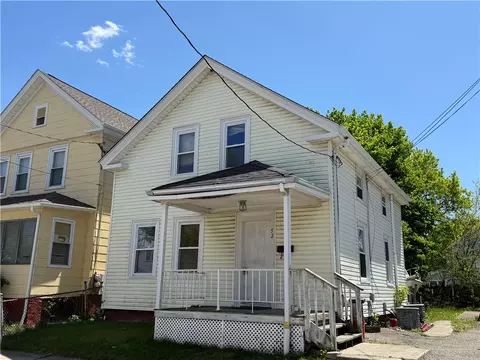 52 Hillwood St, Cranston, RI 02920