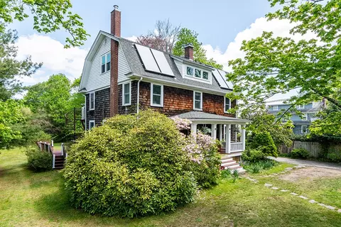 17 Briar Ln, Kingston, RI 02881