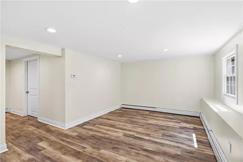 Living - 435 Maureen Cir, Mapleville, RI 02839 photo 6 of 8