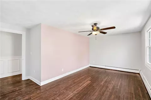 Living - 435 Maureen Cir, Mapleville, RI 02839 photo 7 of 8