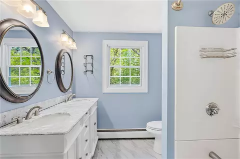 Bath - 435 Maureen Cir, Mapleville, RI 02839 photo 4 of 4