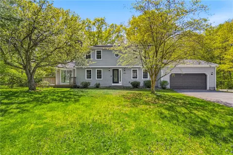 435 Maureen Cir, Mapleville, RI 02839