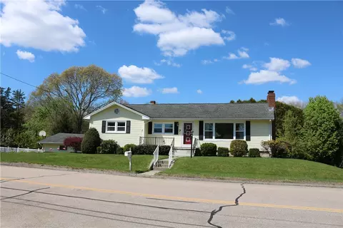 7 Nichols Ln, Westerly, RI 02891