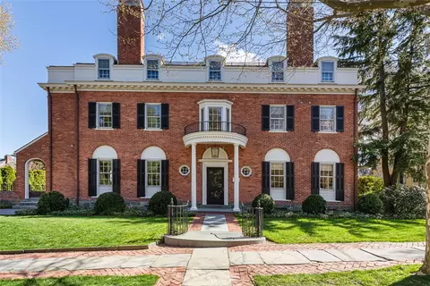 295 Laurel Ave, Providence, RI 02906