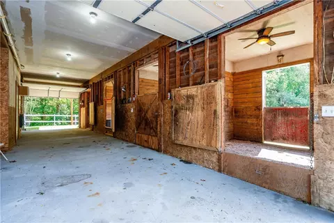 Entry Way - 41 Edies Ln, Exeter, RI 02822 photo 6 of 7