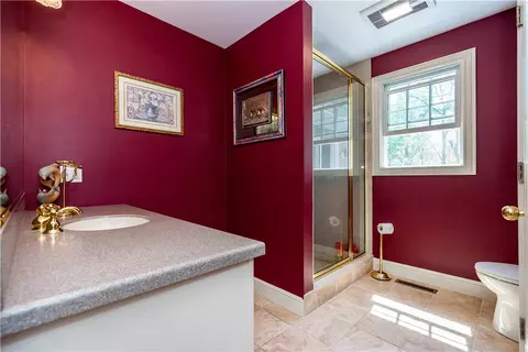 Bath - 41 Edies Ln, Exeter, RI 02822 photo 1 of 4