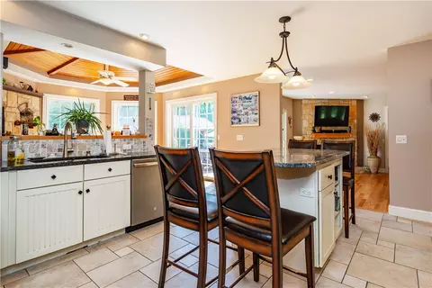 Kitchen - 41 Edies Ln, Exeter, RI 02822 photo 1 of 6