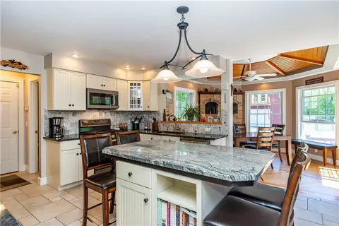 Kitchen - 41 Edies Ln, Exeter, RI 02822 photo 2 of 6