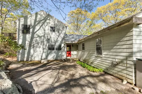 101 Cobble Hill Rd, Lincoln, RI 02865