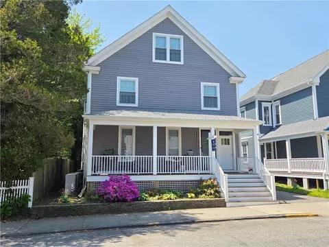 25 Rhode Island Ave #2, Newport, RI 02840