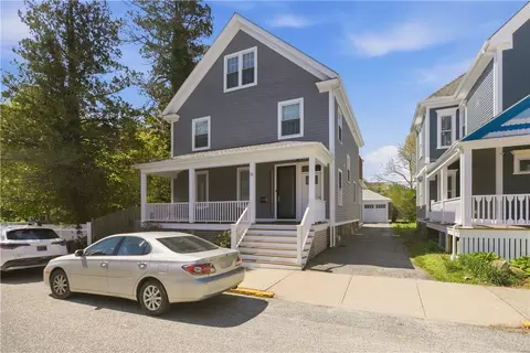 25 Rhode Island Ave #2, Newport, RI 02840