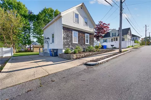 103 Burnside Ave, East Providence, RI 02915