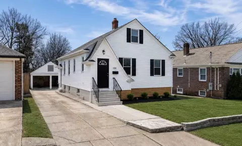 190 Wardlaw Ave, Providence, RI 02908
