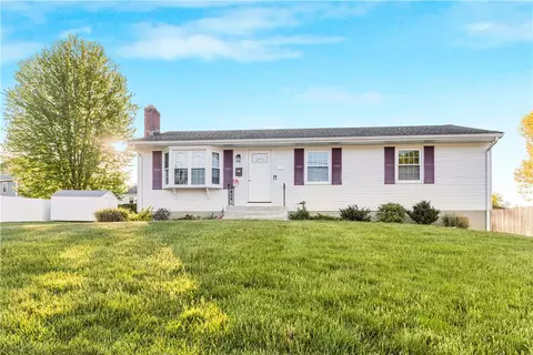 114 Birchwood Dr, Cranston, RI 02920