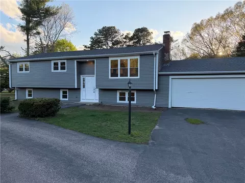 71 Jerry Ln, North Kingstown, RI 02852