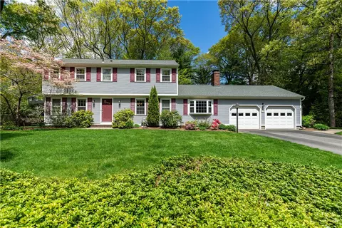 65 Walnut Dr, East Greenwich, RI 02818