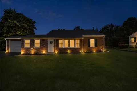 461 River Rd, Lincoln, RI 02865