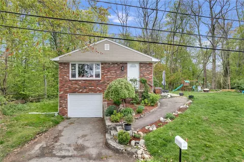 125 Waterman Ave, Johnston, RI 02919