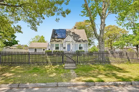 94 Ballston Ave, Pawtucket, RI 02861