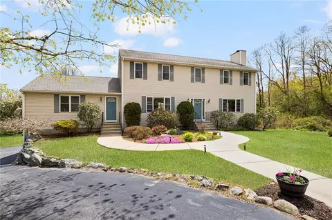 6 Country Rd, Warren, RI 02885