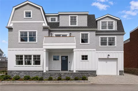 6 Sharon Ct, Newport, RI 02840