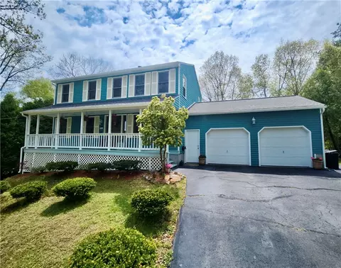 22 Ridgewood Dr, Scituate, RI 02857