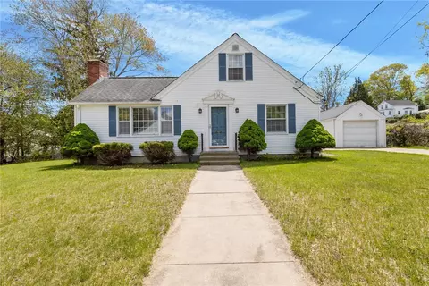 74 Youngs Ave, West Warwick, RI 02893