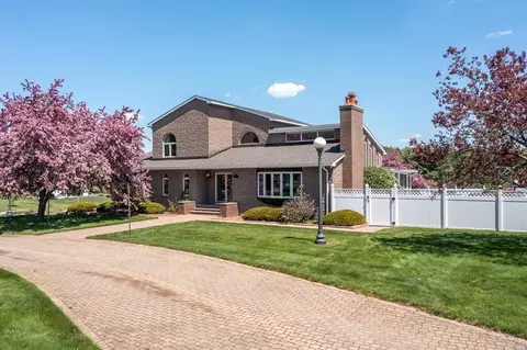 524 Wauregan Rd, Brooklyn, CT 06234