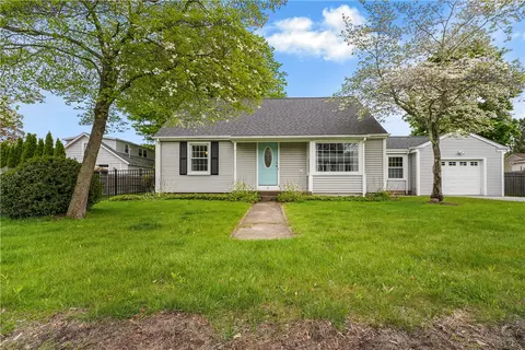 6 Cole St, Smithfield, RI 02828