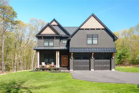 450 Carrs Pond Rd, East Greenwich, RI 02818