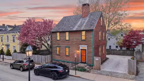 9 Thames St, Newport, RI 02840