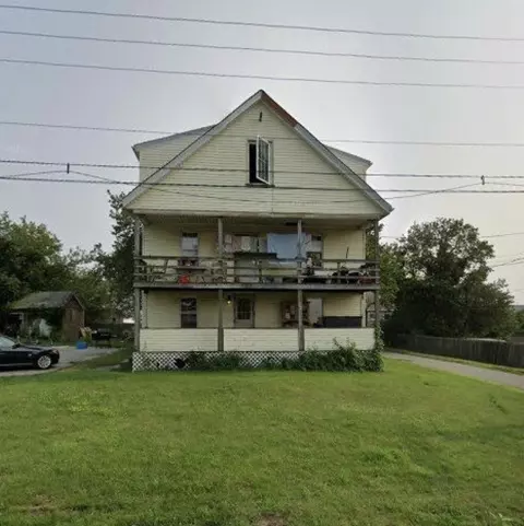 51 State Ave, Tiverton, RI 02878