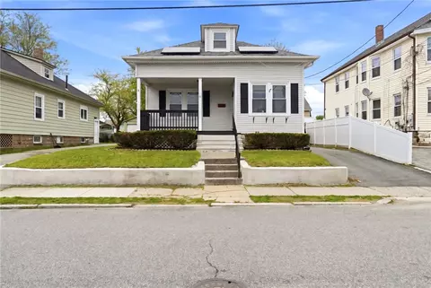 25 Lambert St, Cranston, RI 02910