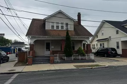2 Parkview Ave, Providence, RI 02905